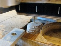 Schlichten des Entriegelungsknopfes