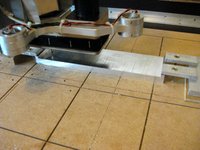 Aufgespanntes und abgeplantes Material für die Oberteile