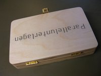 Geschlossene Holzkiste