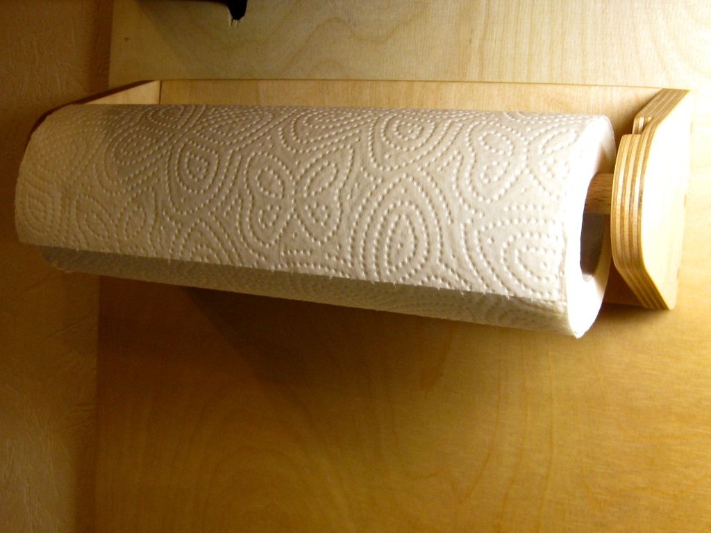 Papierrollenhalter an seinem Platz